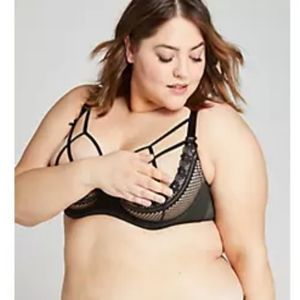 Nearly New Sexy Black Cacique Fishnet & Lace Quarter Cup 42DDD